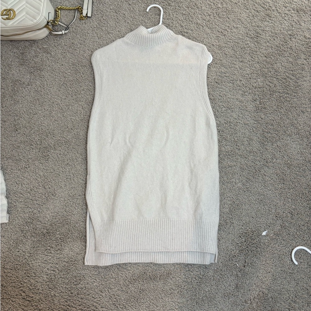 Athleta Cream Sleeveless Mock Neck Sweater Tunic